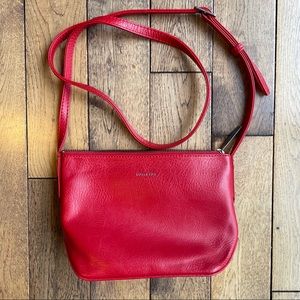 Matt & Nat Sam Crossbody bag in Fleur (red) EUC like new